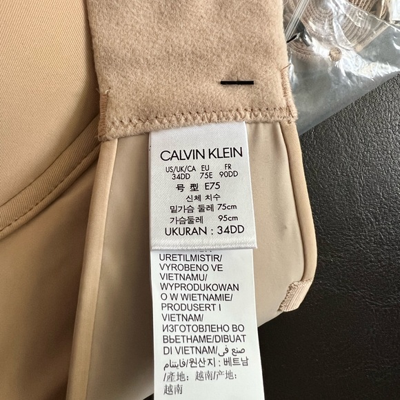 Nude strapless Calvin Klein bra 34DD - Picture 2 of 5